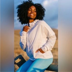 Zyia White‎ Mesh Lined Hoodie Jacket size Large